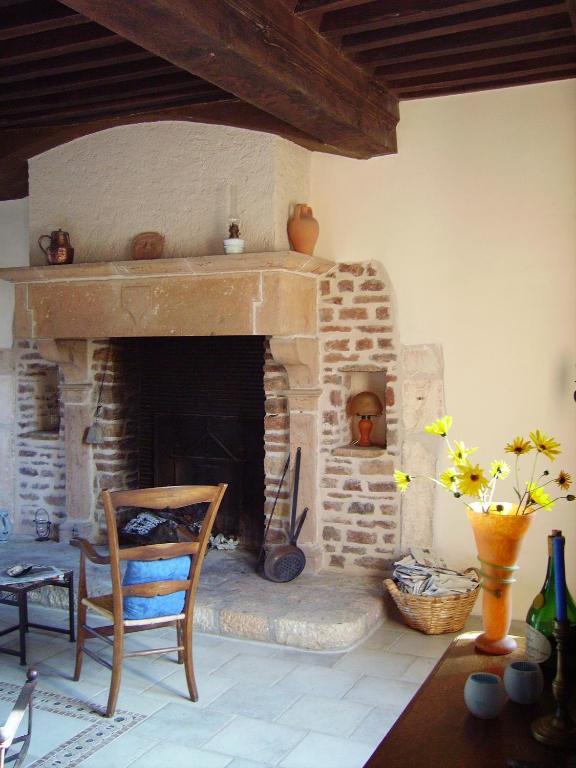 Le Vieux Chateau Leynes Room photo
