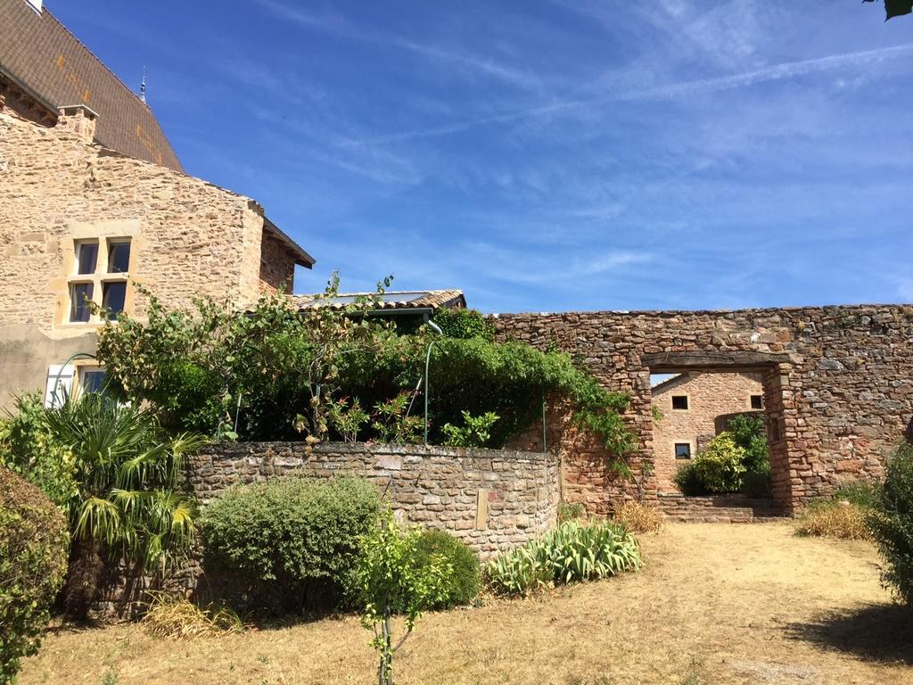 Le Vieux Chateau Leynes Room photo