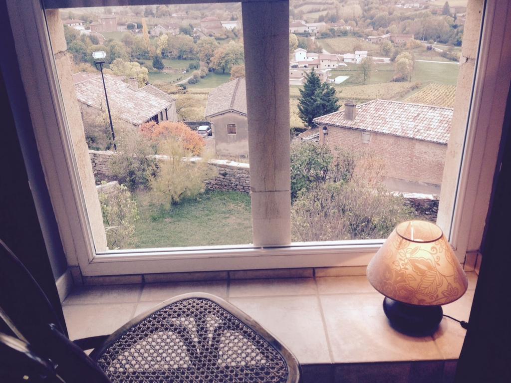 Le Vieux Chateau Leynes Room photo